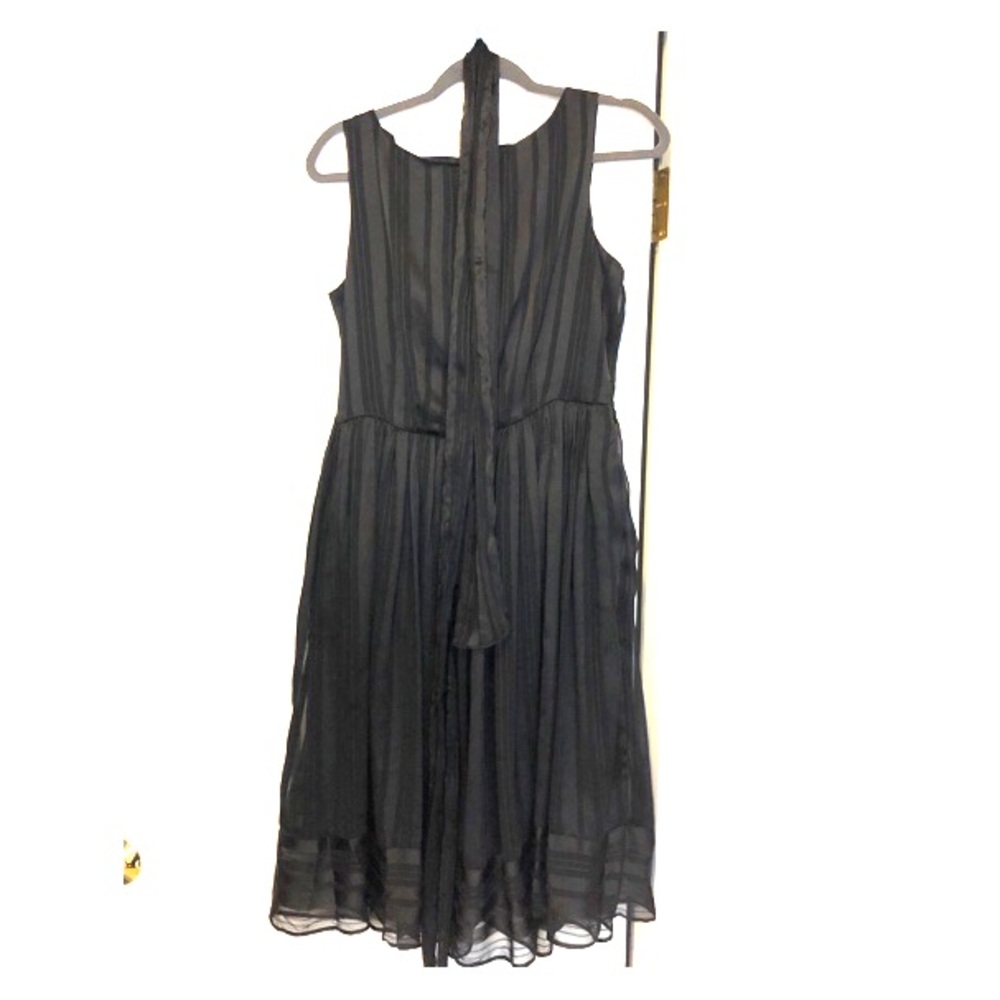Black sleeveless dress